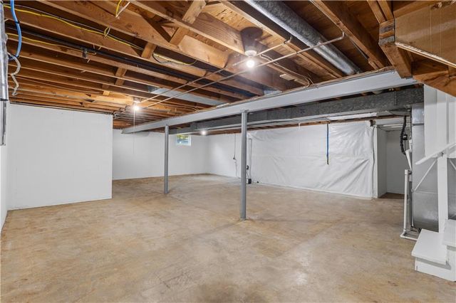 1202 E Ridgeway Drive, Olathe, KS 66106