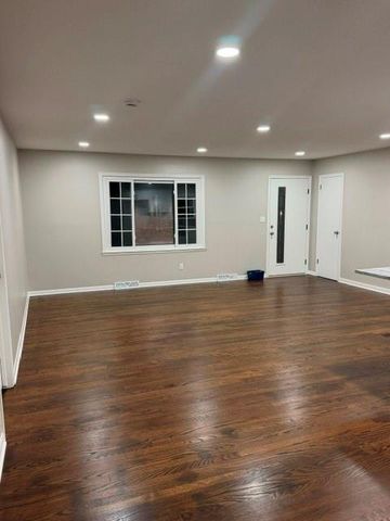 1202 E Ridgeway Drive, Olathe, KS 66106