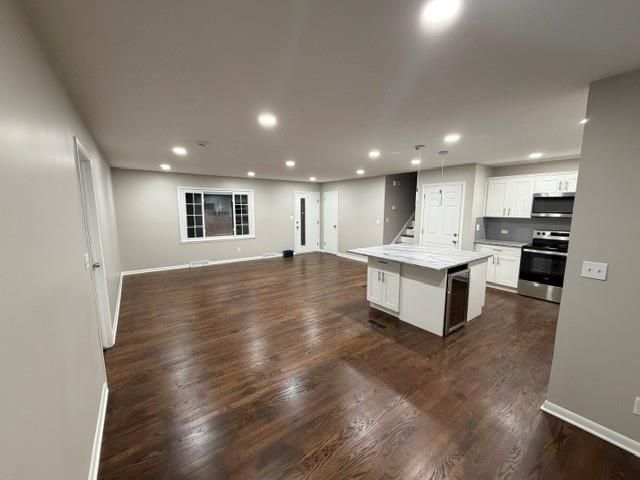 1202 E Ridgeway Drive, Olathe, KS 66106