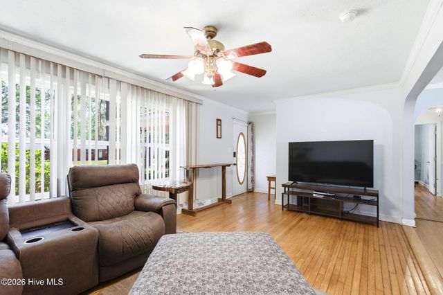 235 Oak Street, Wallace, NC 28466