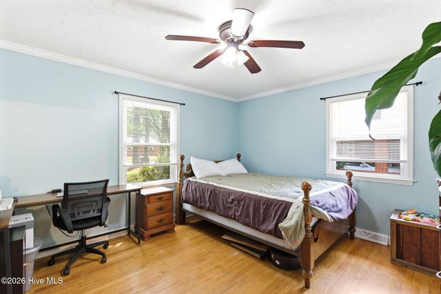 235 Oak Street, Wallace, NC 28466