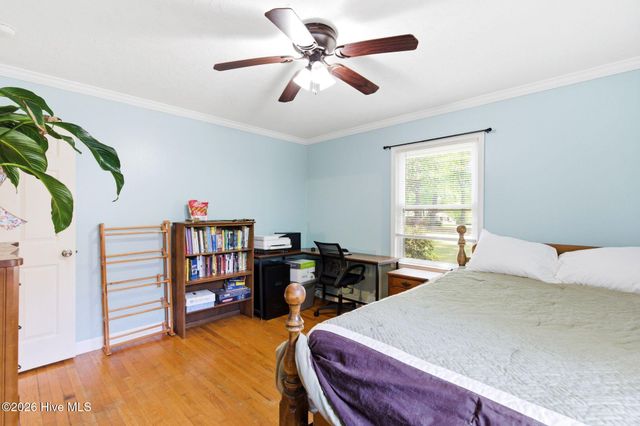 235 Oak Street, Wallace, NC 28466
