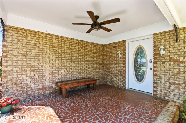 235 Oak Street, Wallace, NC 28466