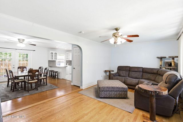 235 Oak Street, Wallace, NC 28466