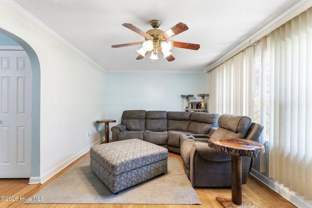 235 Oak Street, Wallace, NC 28466