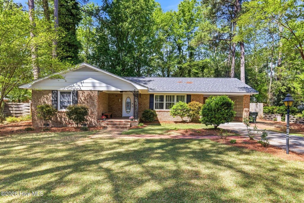235 Oak Street, Wallace, NC 28466