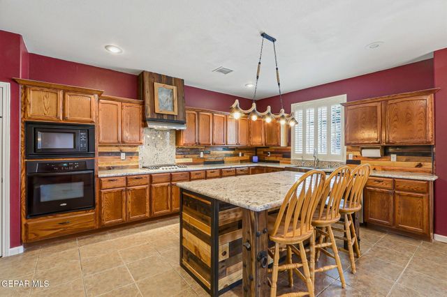 7370 NAVIDAD Way, Canutillo, TX 79835