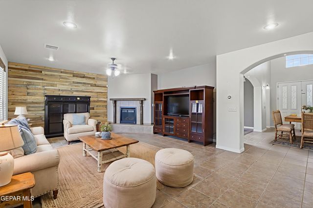 7370 NAVIDAD Way, Canutillo, TX 79835