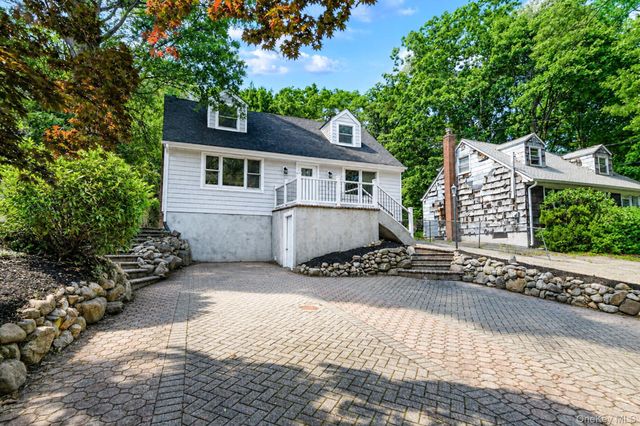 245 Melville Road, Huntington Station, NY 11746