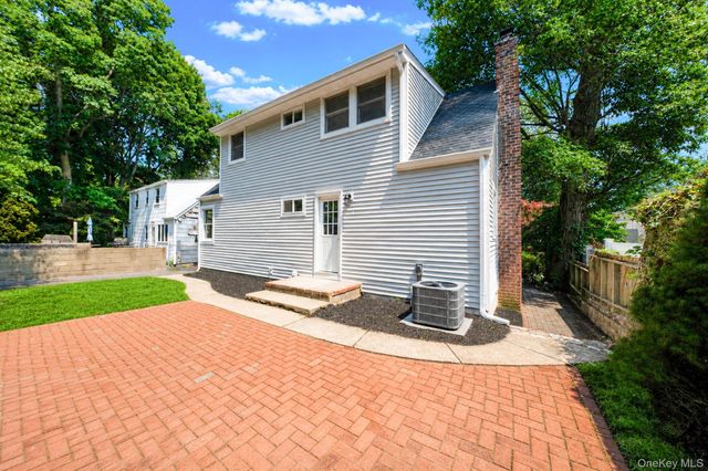 245 Melville Road, Huntington Station, NY 11746