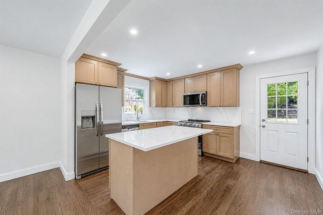 245 Melville Road, Huntington Station, NY 11746