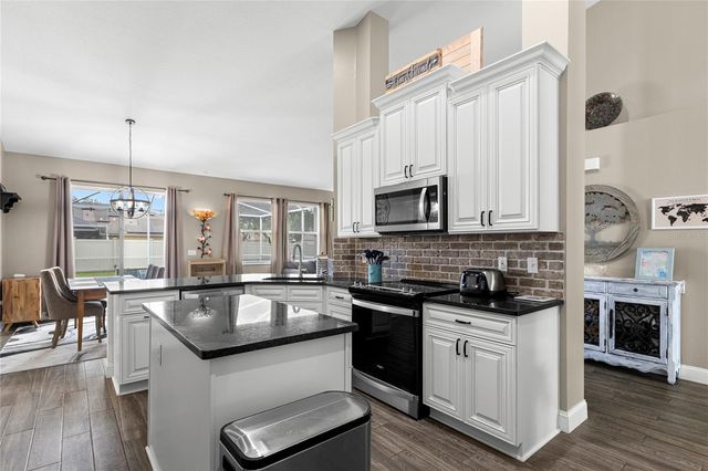 4038 LITHIA RIDGE BOULEVARD, Valrico, FL 33596