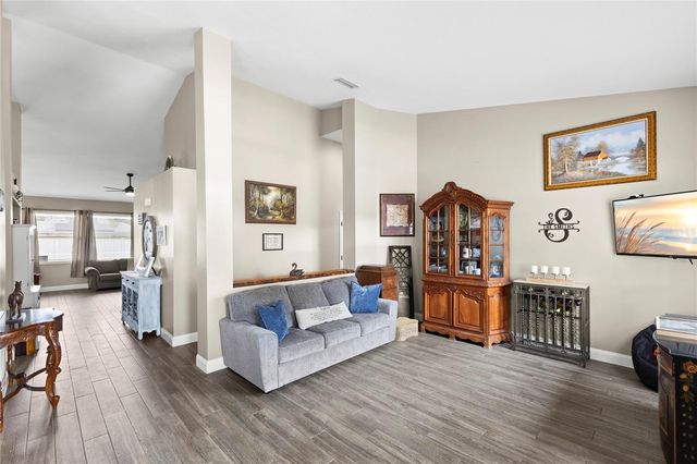 4038 LITHIA RIDGE BOULEVARD, Valrico, FL 33596