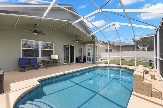 4038 LITHIA RIDGE BOULEVARD, Valrico, FL 33596