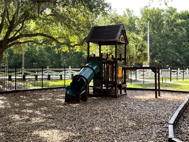 4038 LITHIA RIDGE BOULEVARD, Valrico, FL 33596