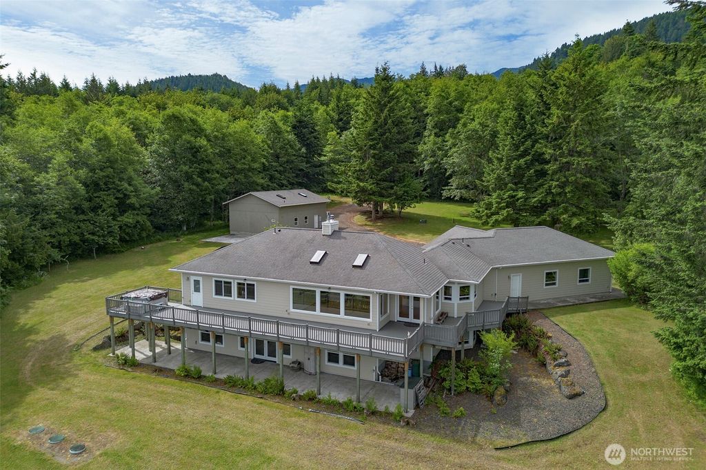 201 Karvellis Lane, Port Angeles, WA 98363
