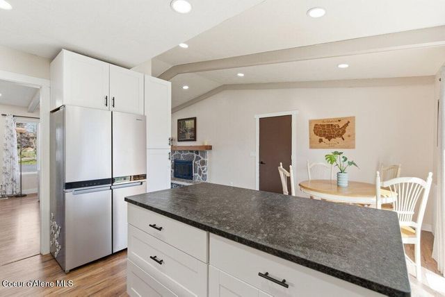 696 W Peach Tree Dr, Hayden, ID 83835