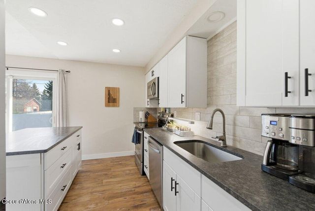 696 W Peach Tree Dr, Hayden, ID 83835