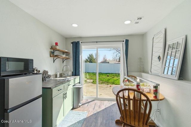 696 W Peach Tree Dr, Hayden, ID 83835