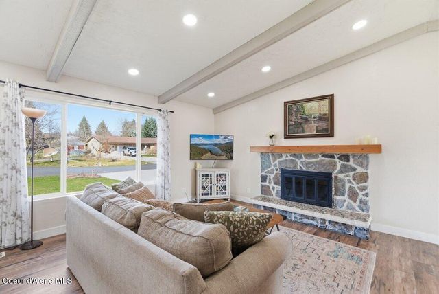 696 W Peach Tree Dr, Hayden, ID 83835