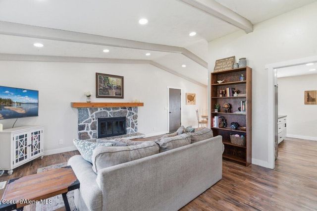 696 W Peach Tree Dr, Hayden, ID 83835