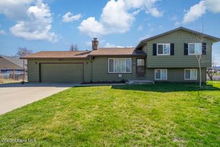 696 W Peach Tree Dr, Hayden, ID 83835
