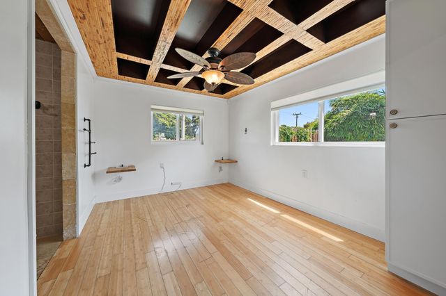 1 WINDSOR Road W, Jupiter, FL 33469