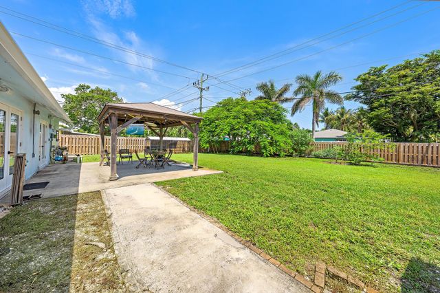 1 WINDSOR Road W, Jupiter, FL 33469