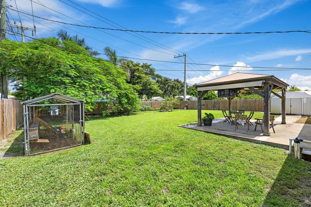 1 WINDSOR Road W, Jupiter, FL 33469