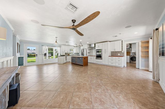 1 WINDSOR Road W, Jupiter, FL 33469