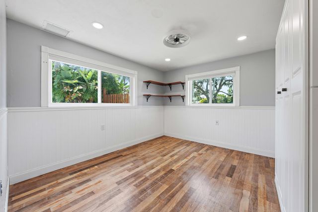 1 WINDSOR Road W, Jupiter, FL 33469