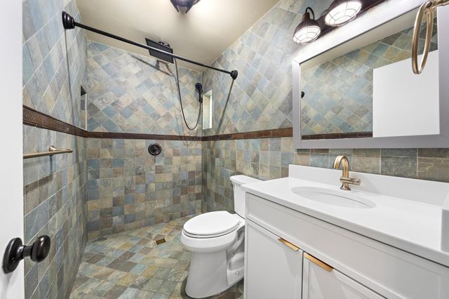 1 WINDSOR Road W, Jupiter, FL 33469