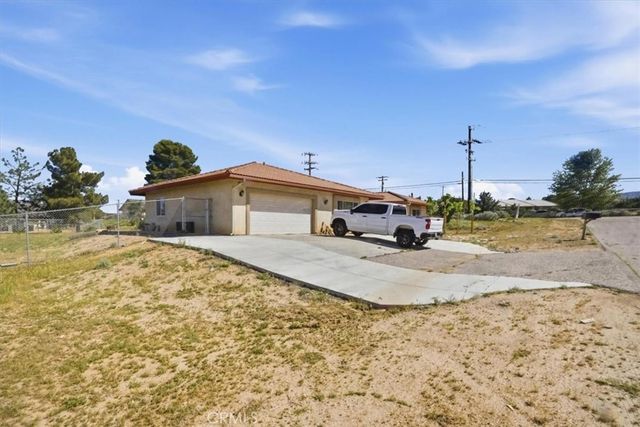 9323 Serra, Phelan, CA 92371