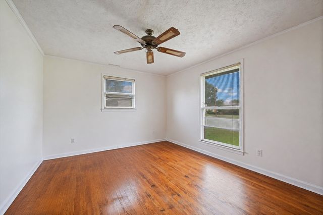 411 Colgate Ave, Lebanon, TN 37087