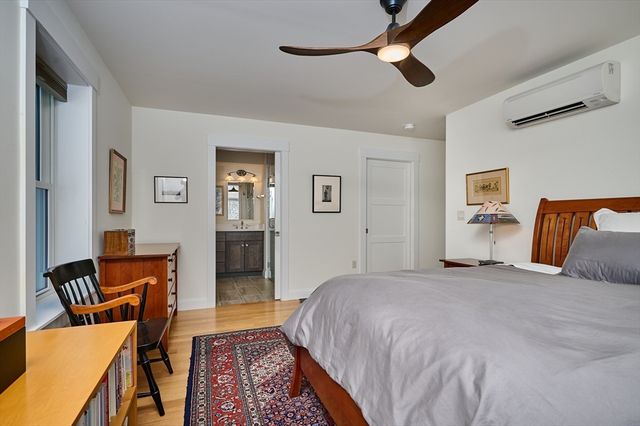 23 Ford Crossing, Northampton, MA 01060