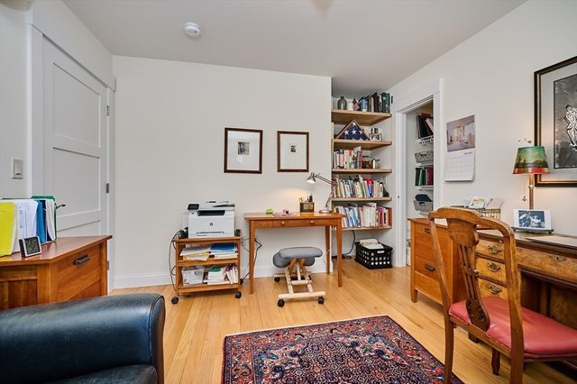 23 Ford Crossing, Northampton, MA 01060