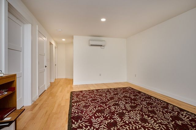 23 Ford Crossing, Northampton, MA 01060