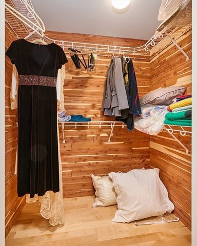 23 Ford Crossing, Northampton, MA 01060