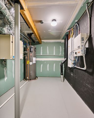 23 Ford Crossing, Northampton, MA 01060