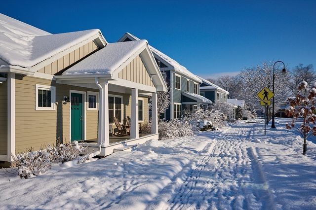 23 Ford Crossing, Northampton, MA 01060