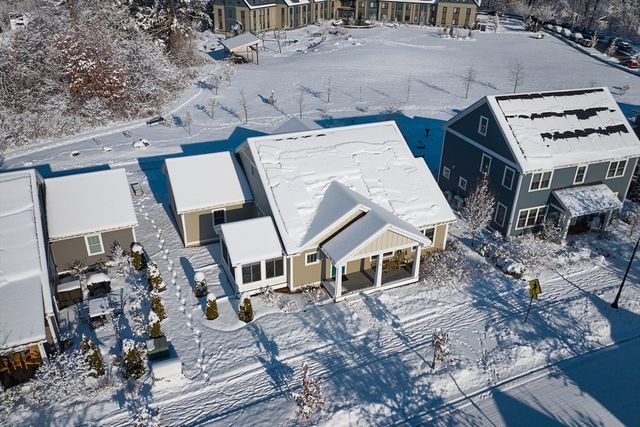 23 Ford Crossing, Northampton, MA 01060