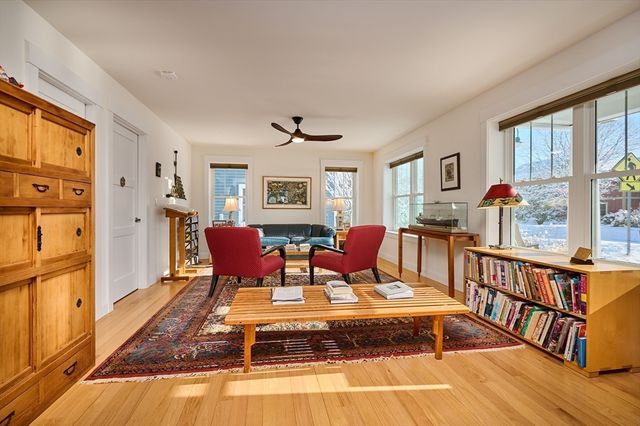 23 Ford Crossing, Northampton, MA 01060