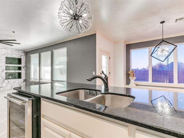 9016 NW 84th Terrace, Yukon, OK 73099