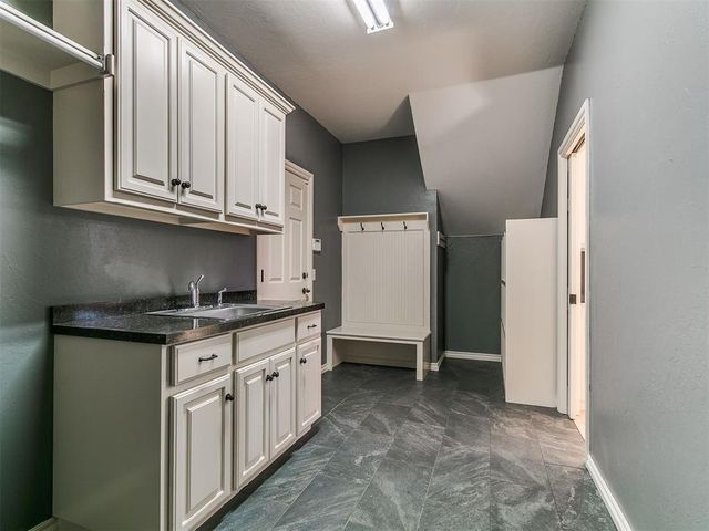 9016 NW 84th Terrace, Yukon, OK 73099