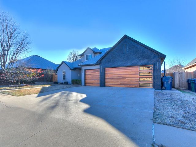 9016 NW 84th Terrace, Yukon, OK 73099
