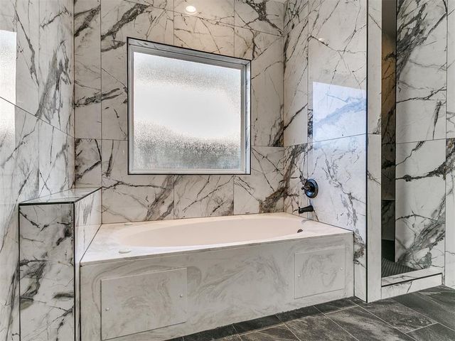 9016 NW 84th Terrace, Yukon, OK 73099