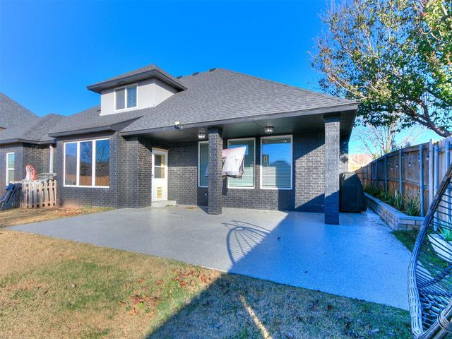 9016 NW 84th Terrace, Yukon, OK 73099