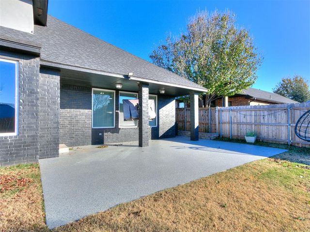 9016 NW 84th Terrace, Yukon, OK 73099