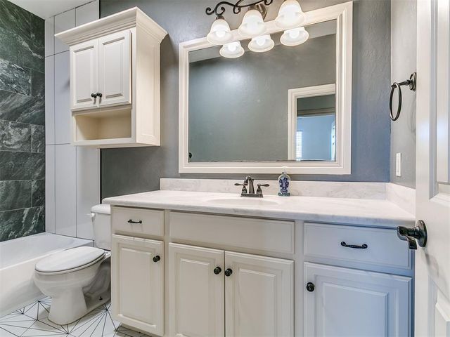 9016 NW 84th Terrace, Yukon, OK 73099