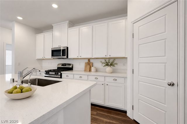 6810 Gaslamp Harbor Avenue, Las Vegas, NV 89156